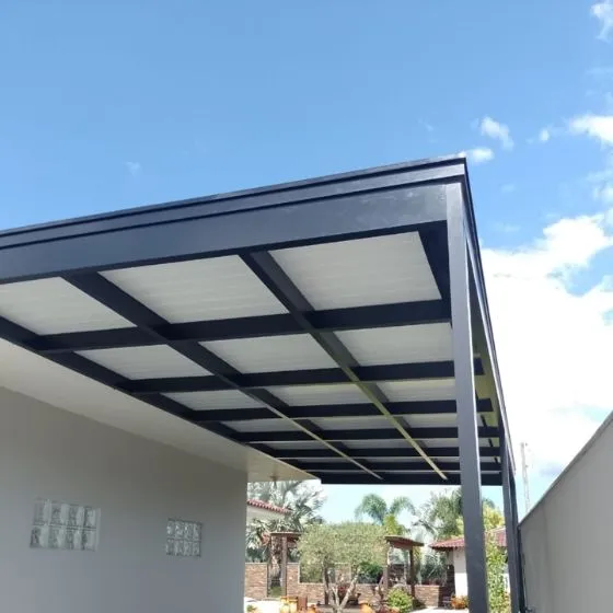 Pergotelha em Alegre, São João da Boa Vista SP Pergotelha em Alegre, São João da Boa Vista SP — Instalação em fachada comercial